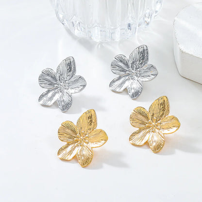 PENDIENTES Y ANILLOS  DISEÑO FLORAL